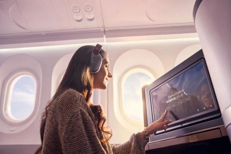 Avianca 以松下 Astrova 机上娱乐系统提升 INSIGNIA 商务舱体验